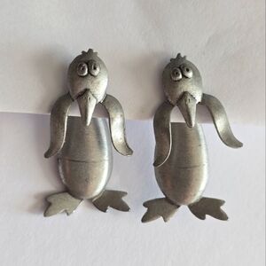 Vintage penguin earrings JJ Jonette Jewelry puffin bird silver tone 3d illusion
